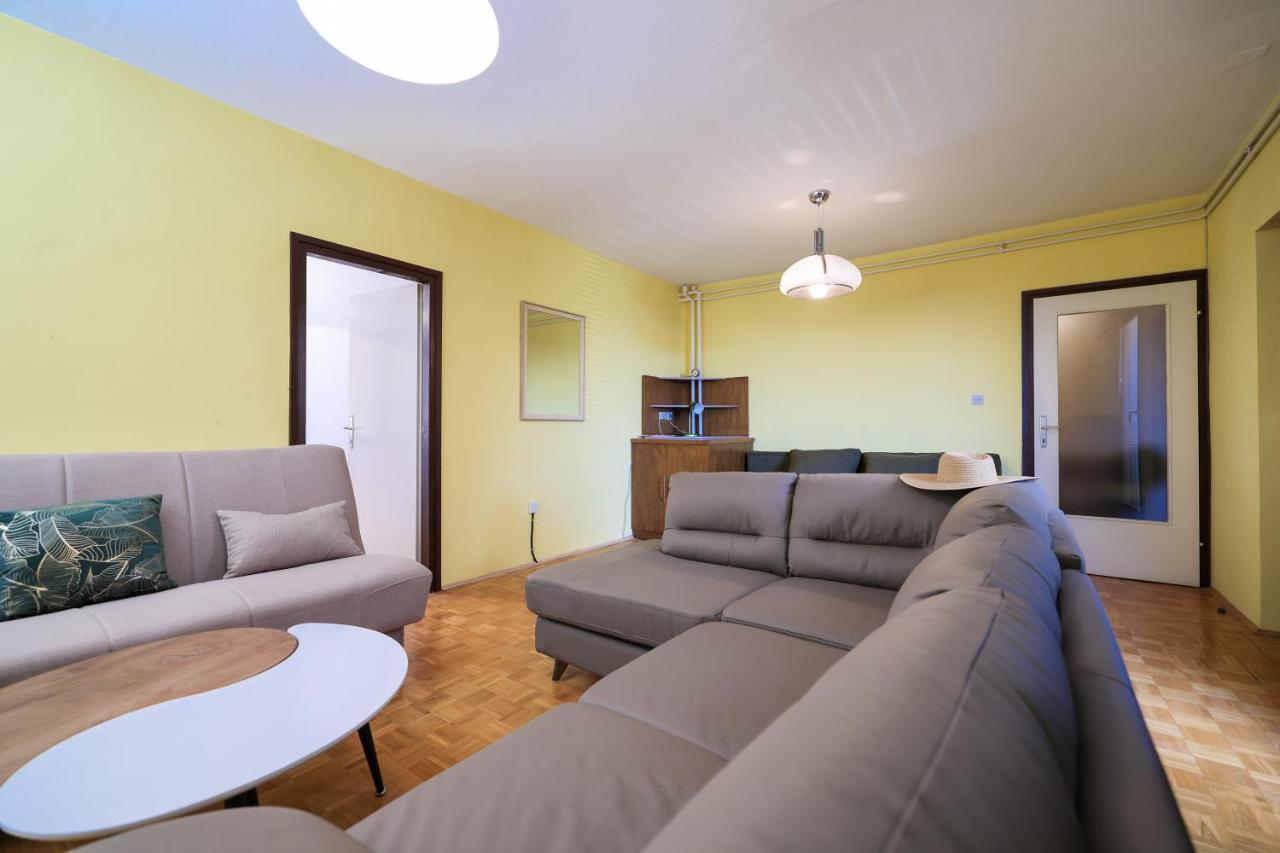 Apartment Three Bedroom Tesla Maraska *